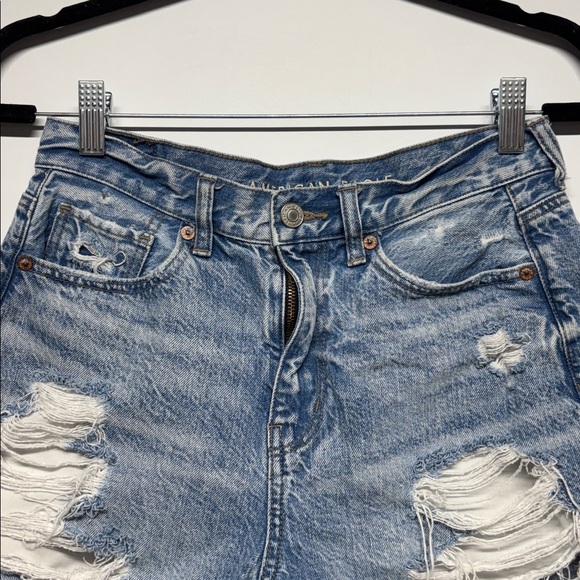 ✨American Eagle Outfitters Light Blue Distressed Denim Shorts Size 4 - Picture 5 of 12